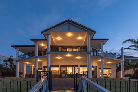 Port Lincoln Marina Luxury Escape - Perisher Accommodation 0