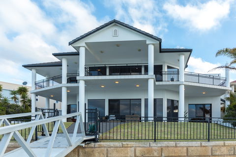 Port Lincoln Marina Luxury Escape - Perisher Accommodation 1