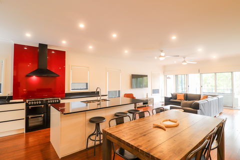 Sunset On Lake Point - Perisher Accommodation 2