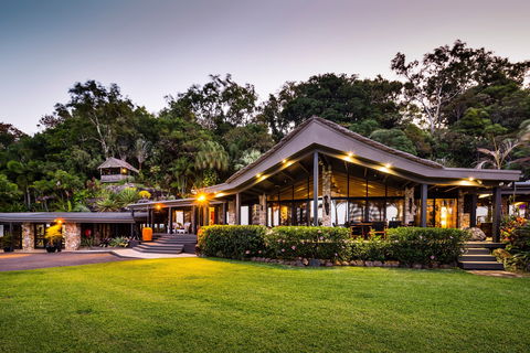 Trinity Beach Palace - Perisher Accommodation 1