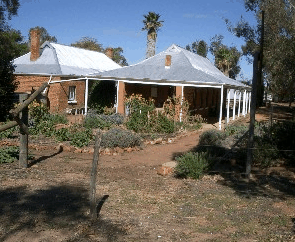Avondale Discovery Farm - Perisher Accommodation