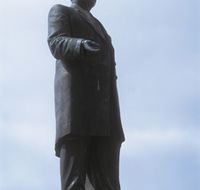 Piesse Memorial Statue - Perisher Accommodation