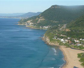Bailey's Sydney - Tours For People Who Don't Like Tours - Perisher Accommodation 0