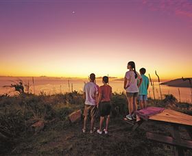 Bushwalking On Keswick Island - Perisher Accommodation 3