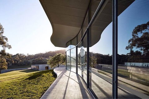 CHEVY CONVERTIBLE Package For 2 People- Wine Lunch Cheese & Chocolate From Melb. - Perisher Accommodation 5