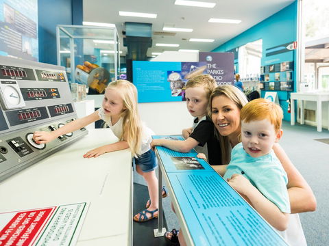 CSIRO Parkes Radio Telescope Visitor Centre - Perisher Accommodation 1