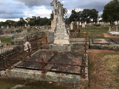 Benalla Cemetery Historical Walk - Perisher Accommodation 0