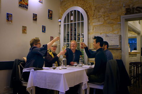 Potts Point Dining Walk - Perisher Accommodation 5