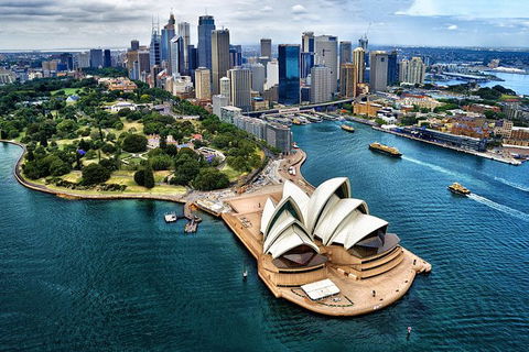 Sydney Airport Transfers : Sydney City To Sydney Airport SYD In Business Car - Perisher Accommodation 1