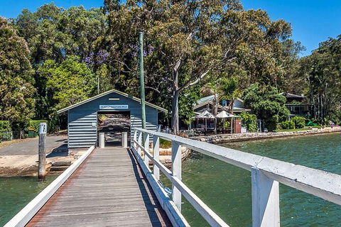Sydney Parrots, A Unique Island And More - Perisher Accommodation 2