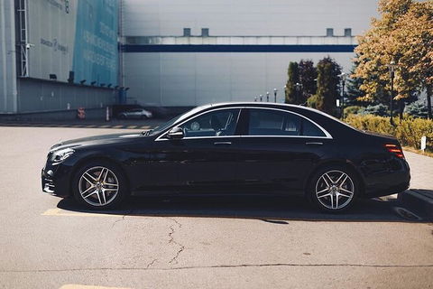 Arrival Private Transfers: Adelaide Airport ADL To Adelaide In Business Car - Perisher Accommodation 0