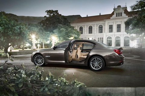 BMW Car Melbourne Airport To CBD - Perisher Accommodation 3