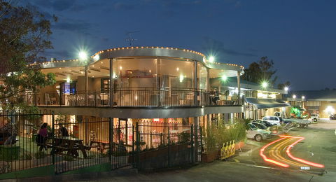 Castle Hill Tavern - Perisher Accommodation 0