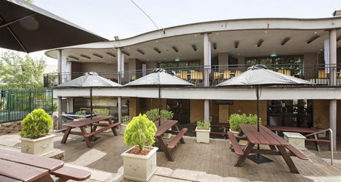 Castle Hill Tavern - Perisher Accommodation 1