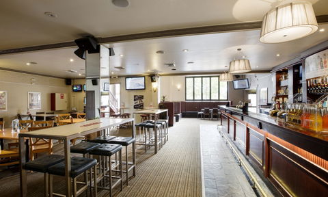 Castle Hill Tavern - Perisher Accommodation 3