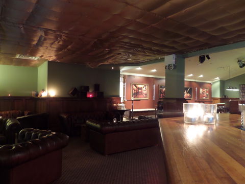 Castle Hill Tavern - Perisher Accommodation 4