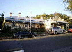 Earl Of Spencer Historic Inn - Perisher Accommodation 0