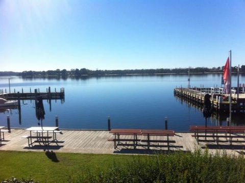 Metung Hotel - Perisher Accommodation 1