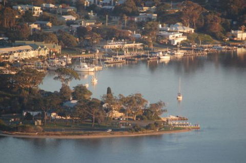 Metung Hotel - Perisher Accommodation 2