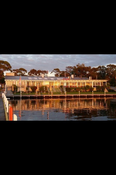 Metung Hotel - Perisher Accommodation 3