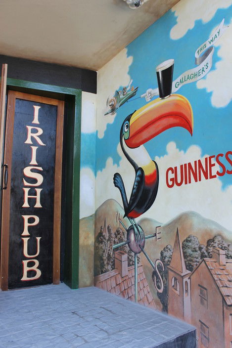 PJ Gallagher's Irish Pub Enfield - Perisher Accommodation 3