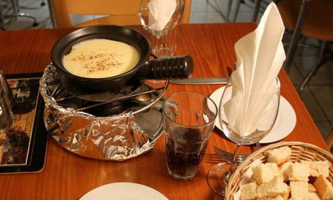CJ's French Fondue Restaurant - Perisher Accommodation 2