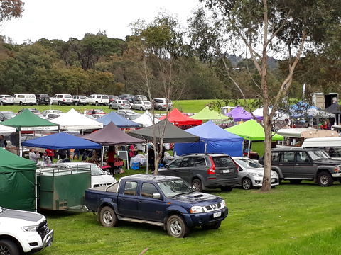 Rotary Club Of Lilydale Craft And Produce Market - Perisher Accommodation 1