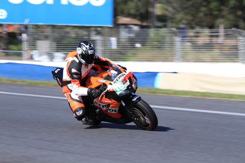 QR Moto Ride Days At Queensland Raceways! - Perisher Accommodation 1