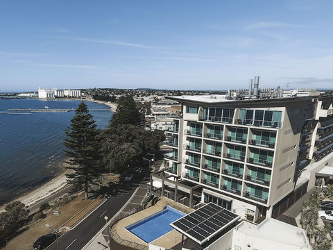 The Port Lincoln Hotel - Perisher Accommodation 2