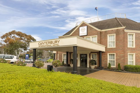 Canterbury International Hotel - Perisher Accommodation 0