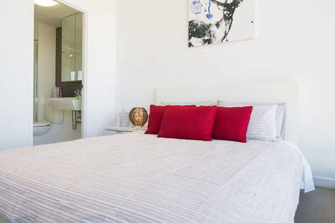 C3CBD Melbourne Apartment - Perisher Accommodation 6