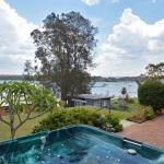 The House On The Lake At Fishing Point Lake Macquarie Honestly Put The Line In & Catch Fish - Perisher Accommodation 0