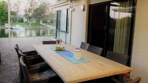 Waterfront Getaway In Sussex - Perisher Accommodation 3