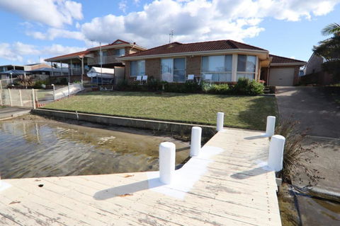 Fishermans Delight Waterfront - Perisher Accommodation 1
