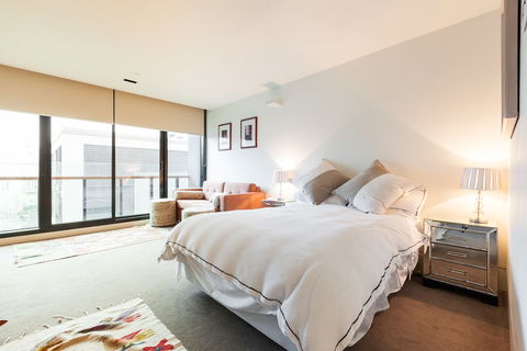 CELESTE, 1BDR East Melbourne Apartment - Perisher Accommodation 1