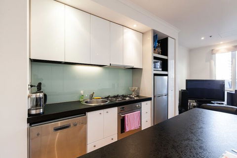 CLAUDE, 2BDR Melbourne Apartment - Perisher Accommodation 4