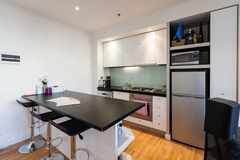 CLAUDE, 2BDR Melbourne Apartment - Perisher Accommodation 3