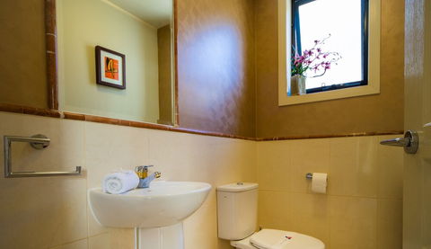 LUXE At Sanctuary Cove - Perisher Accommodation 0