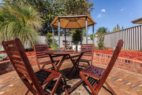 Attadale Excutive Villa - Perisher Accommodation 6