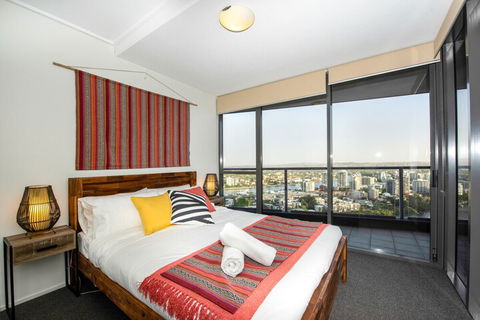CBD African Charm, Story Bridge & River Views - Perisher Accommodation 7