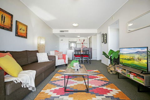 CBD African Charm, Story Bridge & River Views - Perisher Accommodation 4