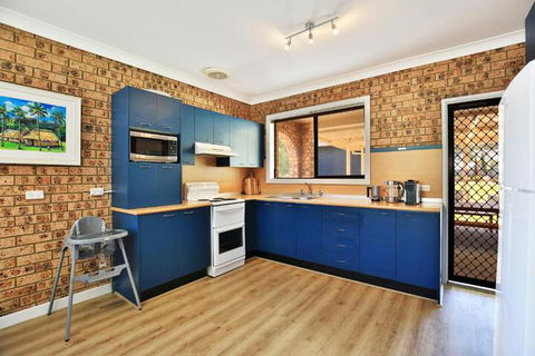 Marias Beach House Pet Friendly - Perisher Accommodation 4