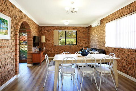 Marias Beach House Pet Friendly - Perisher Accommodation 6