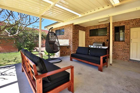 Marias Beach House Pet Friendly - Perisher Accommodation 7