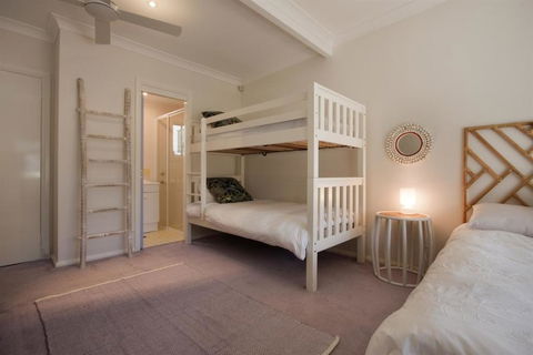 Kirbys Berrara Beach House - Perisher Accommodation 2