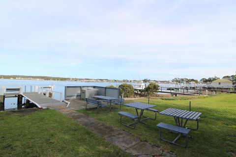 Waterfront Cottages - Perisher Accommodation 4