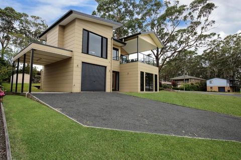 Panorama At The Lake Pet Friendly 15 Mins To Hyams Beach - Perisher Accommodation 2