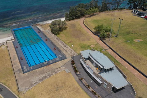 JUST 4 YOU! Amazing Sea Views WIFI Fullly Air Conditioned King Bed - Perisher Accommodation 4