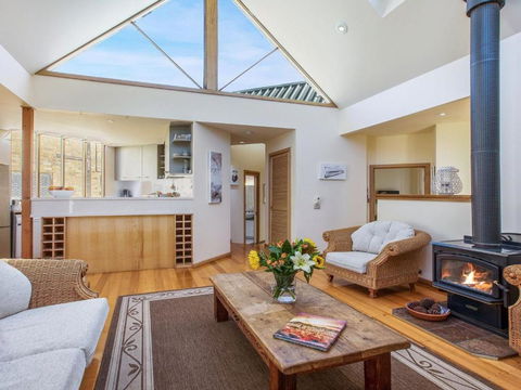 Maldas Retreat Air Con Fireplace & Outdoor Spa - Perisher Accommodation 4