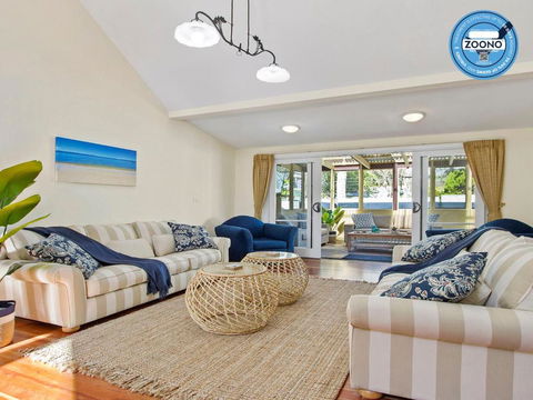 Sandy Shores Character Charm Outdoor Spa - Perisher Accommodation 5